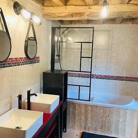 Grange A Grains A L'ombre D'une Tour Ferienhaus *
