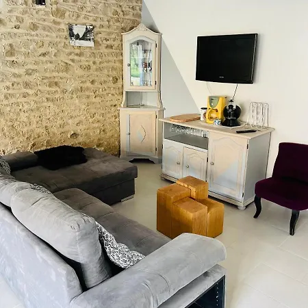 Grange A Grains A L'ombre D'une Tour * Tournebu