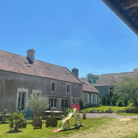 Grange A Grains A L'ombre D'une Tour Tatil Evi *