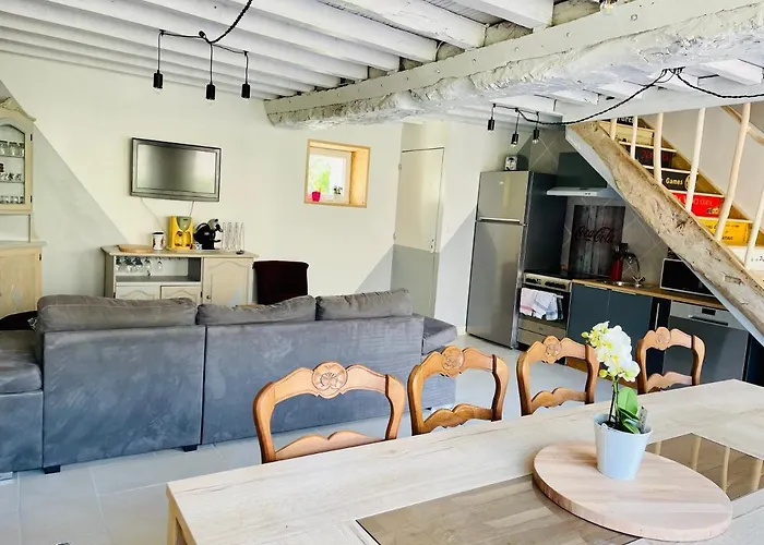 Grange A Grains A L'ombre D'une Tour *